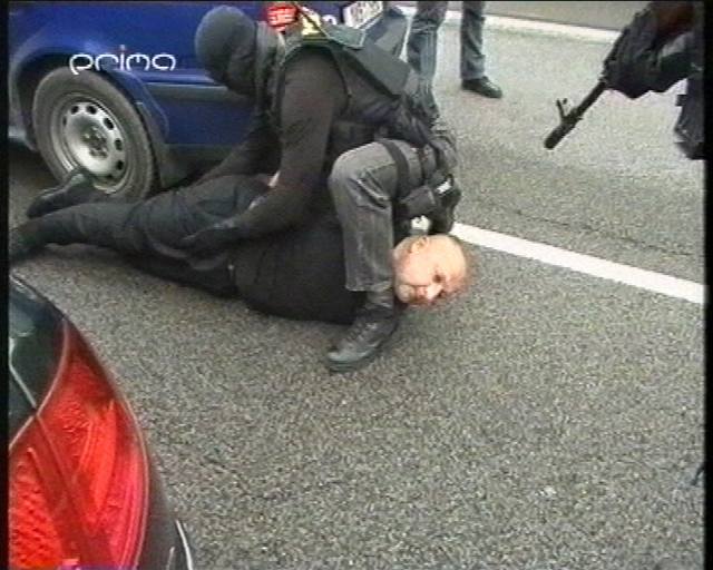 Policie zatkla Jaroslava Starku na strakonické silnici u Mníku pod Brdy.