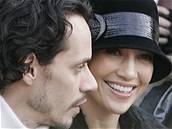 Jennifer Lopezová s manelem píletli do Itálie na svatbu Toma Cruise a Katie Holmesové 
