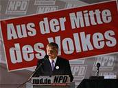éf strany Udo Voigt ení na listopadovém sjezdu NPD v Berlín