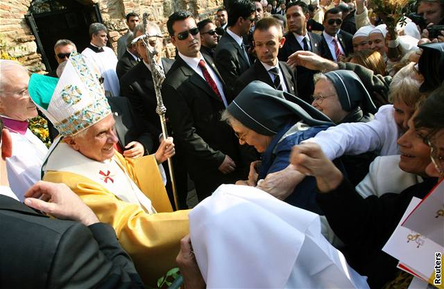 Cesta Benedikta XVI. po Turecku je zatím výrazn klidnjí, ne se pedpokládalo
