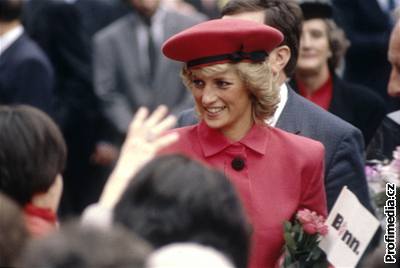 Britská princezna Diana zemela pi autonehod v paíském tunelu.
