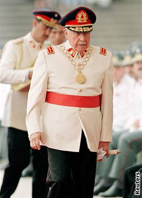 Pinochet zemel loni v prosinci.