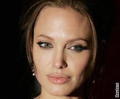Angelina Jolie na premiée filmu Dobrý pastevec