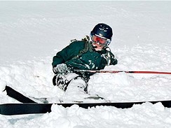 Pád na lyžích, ilustrační foto