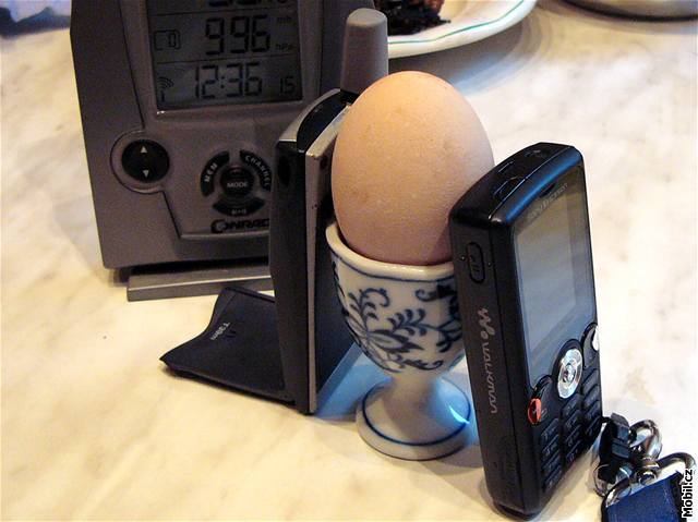 Lze uvait vajíko záením mobilu? Zkusili jsme to!