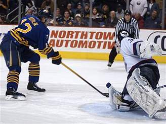 Buffalo - Vancouver: Kotalík a Sabourin