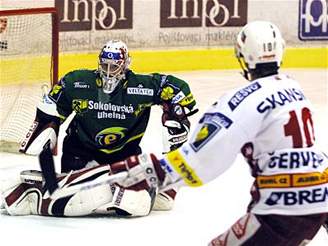 Karlovy Vary - Slavia: ervenka ped Mensatorem