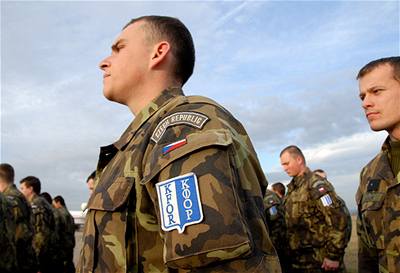 etí vojáci v Kosovu.