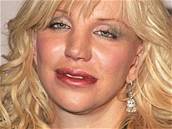 Courtney Love erstv po plastické operaci na novoroní párty Paramount studií