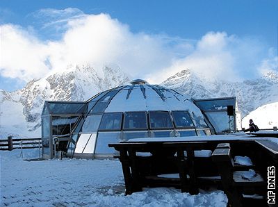 Solda: kavárna ve tvaru iglú ve výšce 2820 metrů