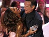 Robin Williams pi pedávání ceny osahával hereku Halle Berryovou 
