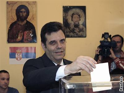 Srbský premiér Vojislav Ko�tunica p�i�el s alternativou k návrhu zmocn�nce OSN.