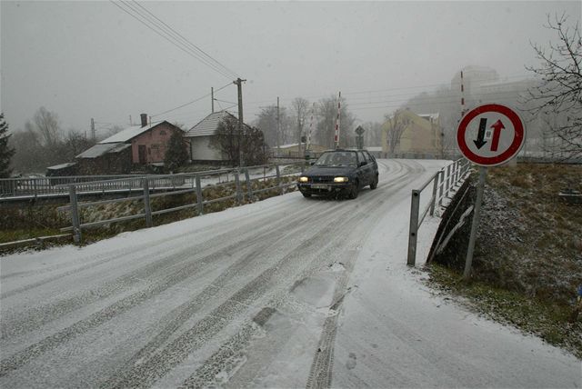 V okolí Brna se na dálnici D1 tvoily dlouhé kolony.