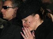 Vendula Svobodov na pohbu svho manela Karla Svobody