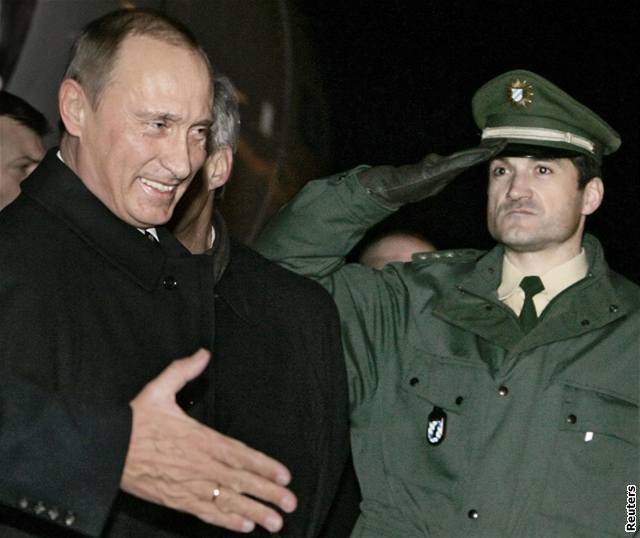 Ruský prezident dal v Mnichov� jasn� najevo, �e mu základny nevoní