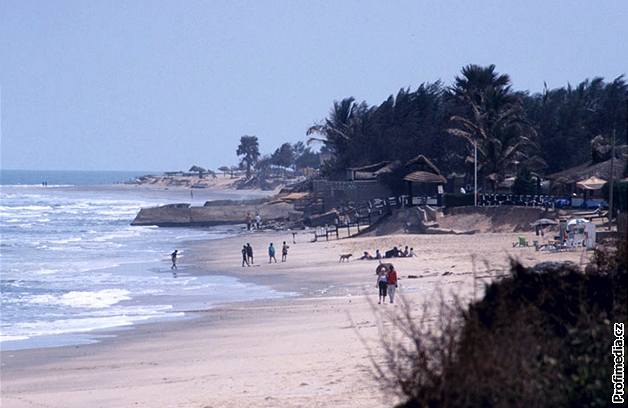 Gambie, pláž v Kololi
