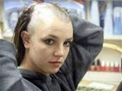 Britney Spearsová v kadenickém salonu Esther´s Haircutting Studio 