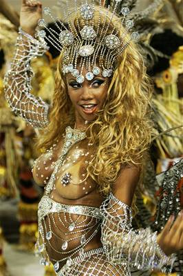 Vláda se snaí Brazilce chránit ped AIDS hlavn v dob karnevalu. Rozdává zdarma i prezervativy. Ilustraní foto.