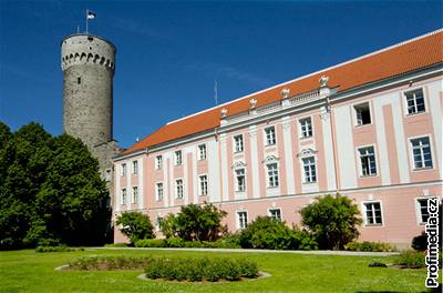 Estonský jednokomorový parlament Riigikogu. Poslanci jsou zde voleni na tyi roky.