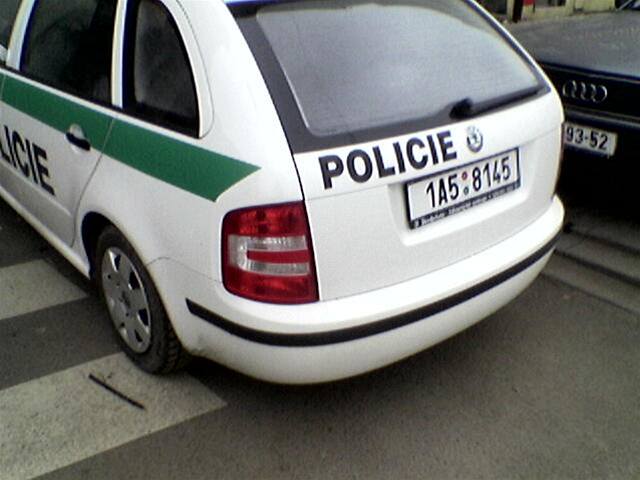 Bná praxe praských policist nebo jenom individuální výstelek? Policie mlí.