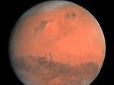 Mars z vky 250000 km v pravch barvch aparaturou OSIRIS s rozlienm 5 km