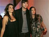 Penélope Cruzová, Ashton Kutcher a Demi Moore na módní pehlídce GM Ten Fashion...