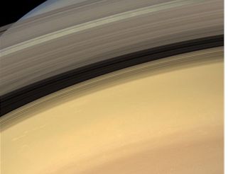 Pastelov planeta Saturn