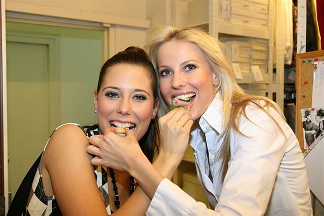 Finalistky eské Miss 2007 Michaela eháková a Tereza Kozáková 