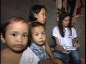 Angelina Jolie chce adoptovat dít ve Vietnamu