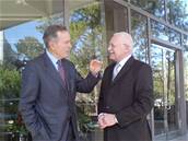 Václav Klaus se setkal s bývalým americkým prezidentem Georgem Bushem starím.