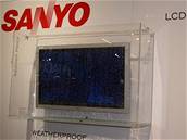 LCD televizor Sanyo odolá vtru deti