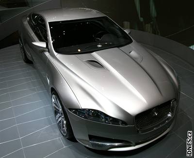 Pipravovaný nový model britské automobilky: Jaguar C-XF