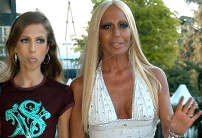 Donatella Versace s dcerou Allegrou, která trpí anorexií