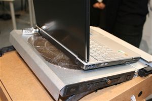 CeBIT - vtrk pod notebook _2