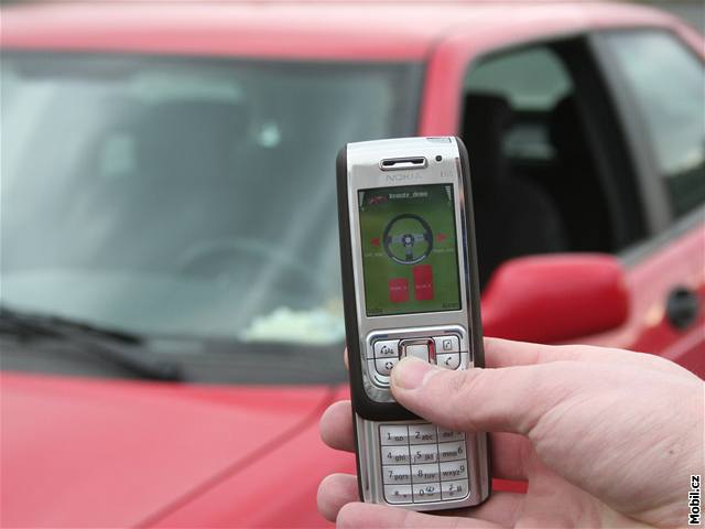 Ovládejte své auto mobilním telefonem