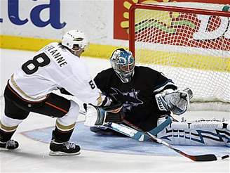 Anaheim - San Jose, Selanne a Nabokov