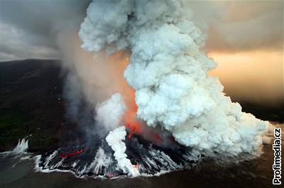 Erupce sopky na ostrov Réunion