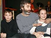Petr Vacek se synem Jonáem a dcerou Hankou