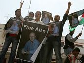 Palestintí novinái ádají svobodu pro svého britského kolegu Alana Johnstona
