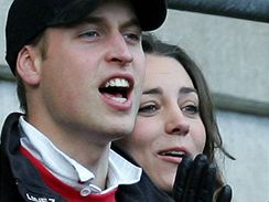 Princ William a Kate Middletonová na rugbyovém zápase