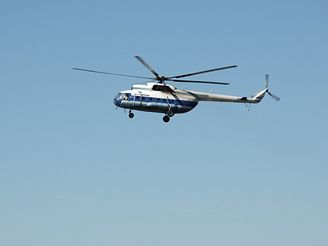 Stejný typ vrtulníku (Mi-8) na Zmijí ostrov ji nedorazil. Ilustraní fotografie
