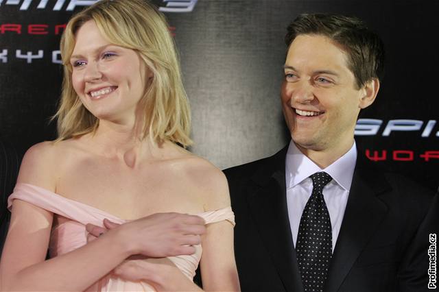 Herci Kirsten Dunstová a Tobey Maguire na premiée filmu Spiderman 3 v Japonsku, 16. dubna 2007