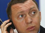 Ruský magnát Dripaska chce vytsnit eského finanníka Kellnera z pojiovny Ingosstrach. Za minoritní podíl nabízí "spravedlivou cenu". Kolik penz to je, neekl.