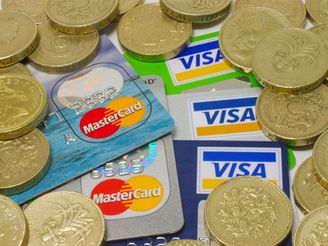 Kontokorent i kreditní karty slouí ke krytí momentálního finanního nedostatku.