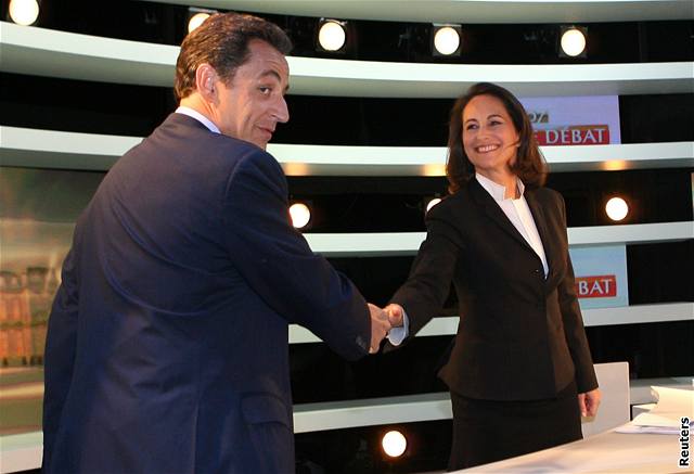 Sarkozy a Royalová ped televizní debatou