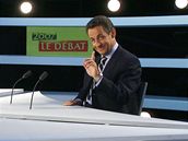 Kandidát Sarkozy v televizním studiu