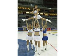 O2 Cheerleaders