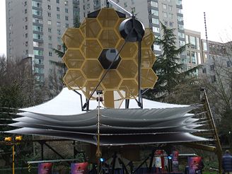 Model teleskopu JWST