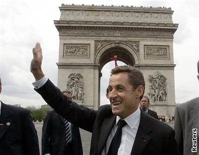 Nicolas Sarkozy u Vítzného oblouku