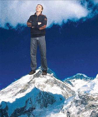 Každý si bude pamatovat Béma jako toho, kdo vylezl na Mt. Everest. Fotokoláž.